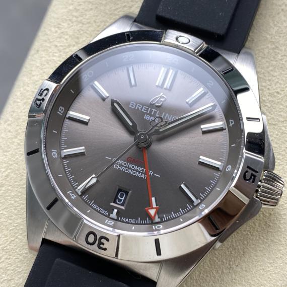 Breitling Chronomat GMT – Anthracite Dial